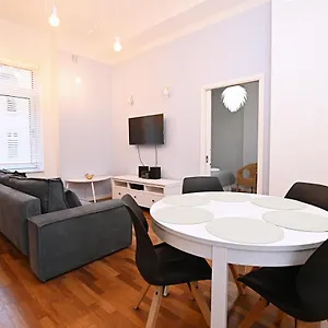 https://salsa-apartment.gdanskhotel.org